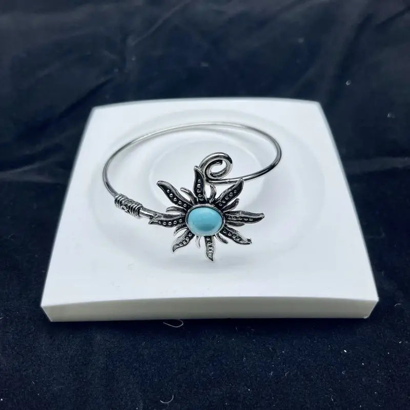 Bracelet Vintage Pompomy Sunflower Cuff